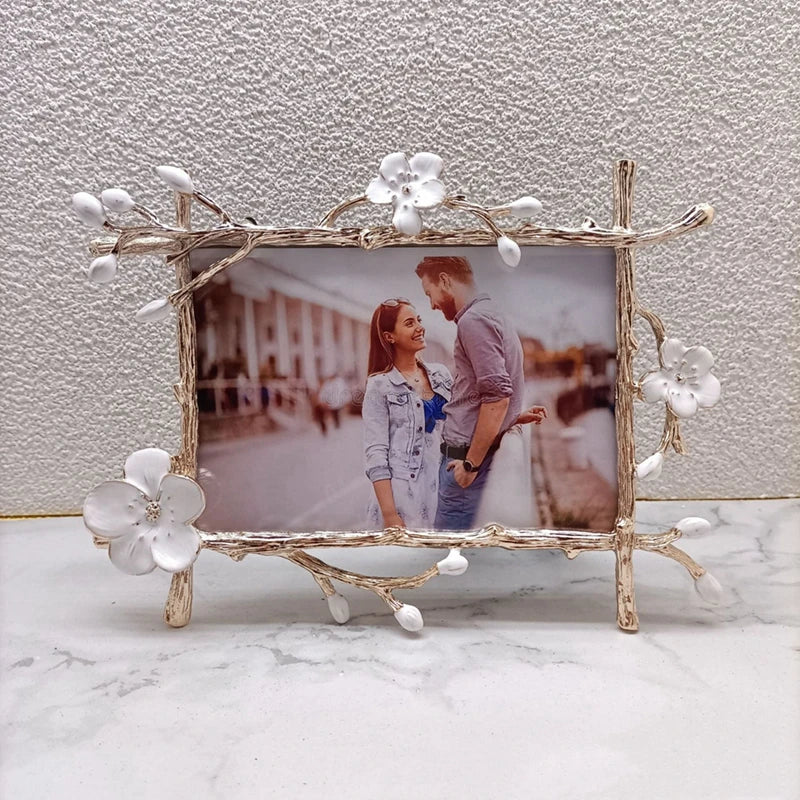 Nordic Style Metal Photo Frame Flower Decor Golden Metal Frame For Pictures Holder Photocards Room Decoration Valentine's Gift