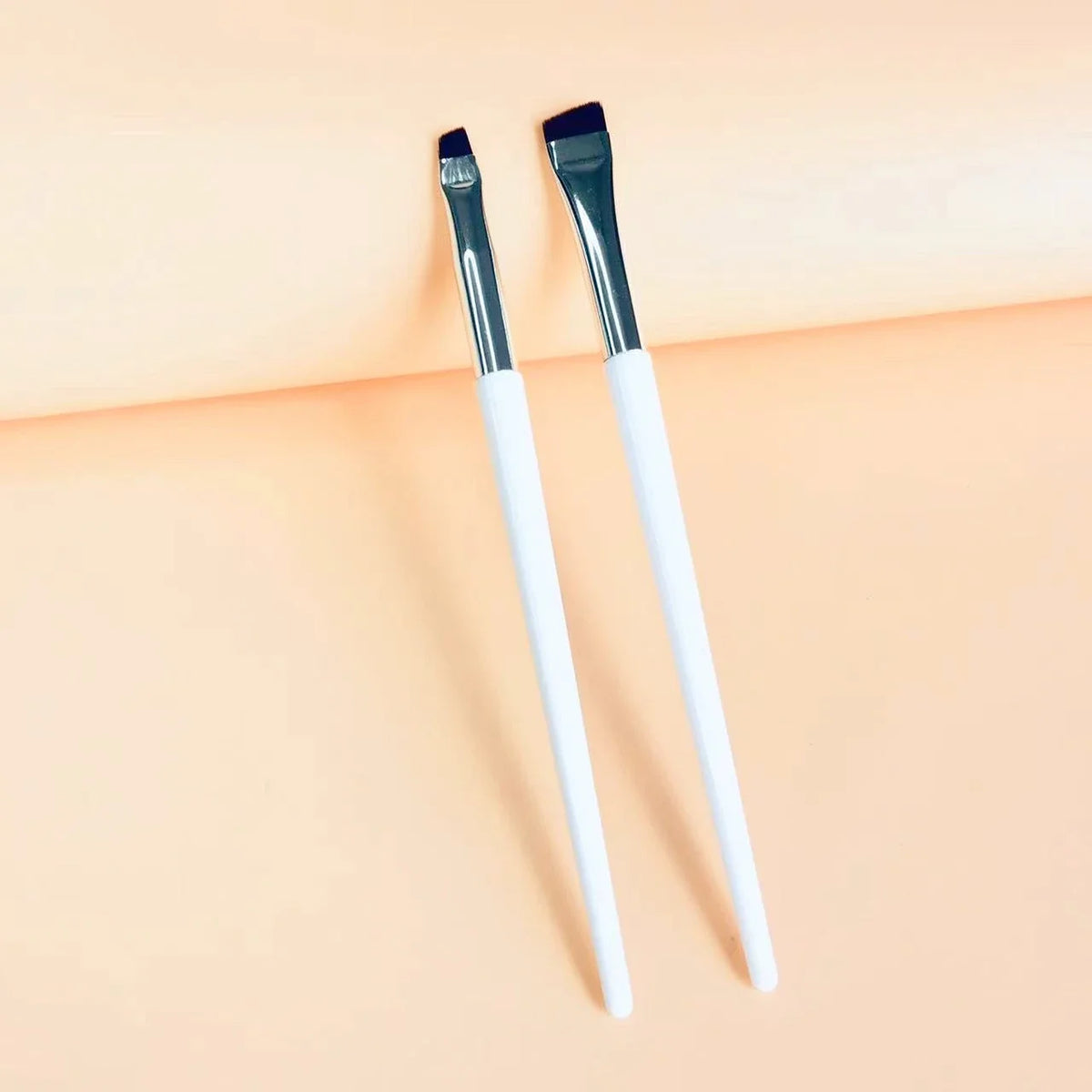 LOYBJ Thin Eyebrow Eyeliner Brush Super Fine Angled Brow Contour Brush Portable Women Eyebrow Liner Cream Cosmetic Makeup Tools