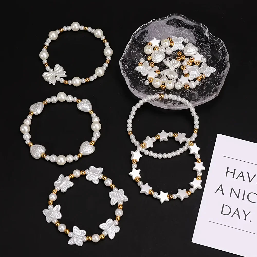 A Box Of 800pcs White Bow Heart Shaped Resin Loose Bead Set, Elegant Craft Supplies For DIY Jewelry Making, Bracelets