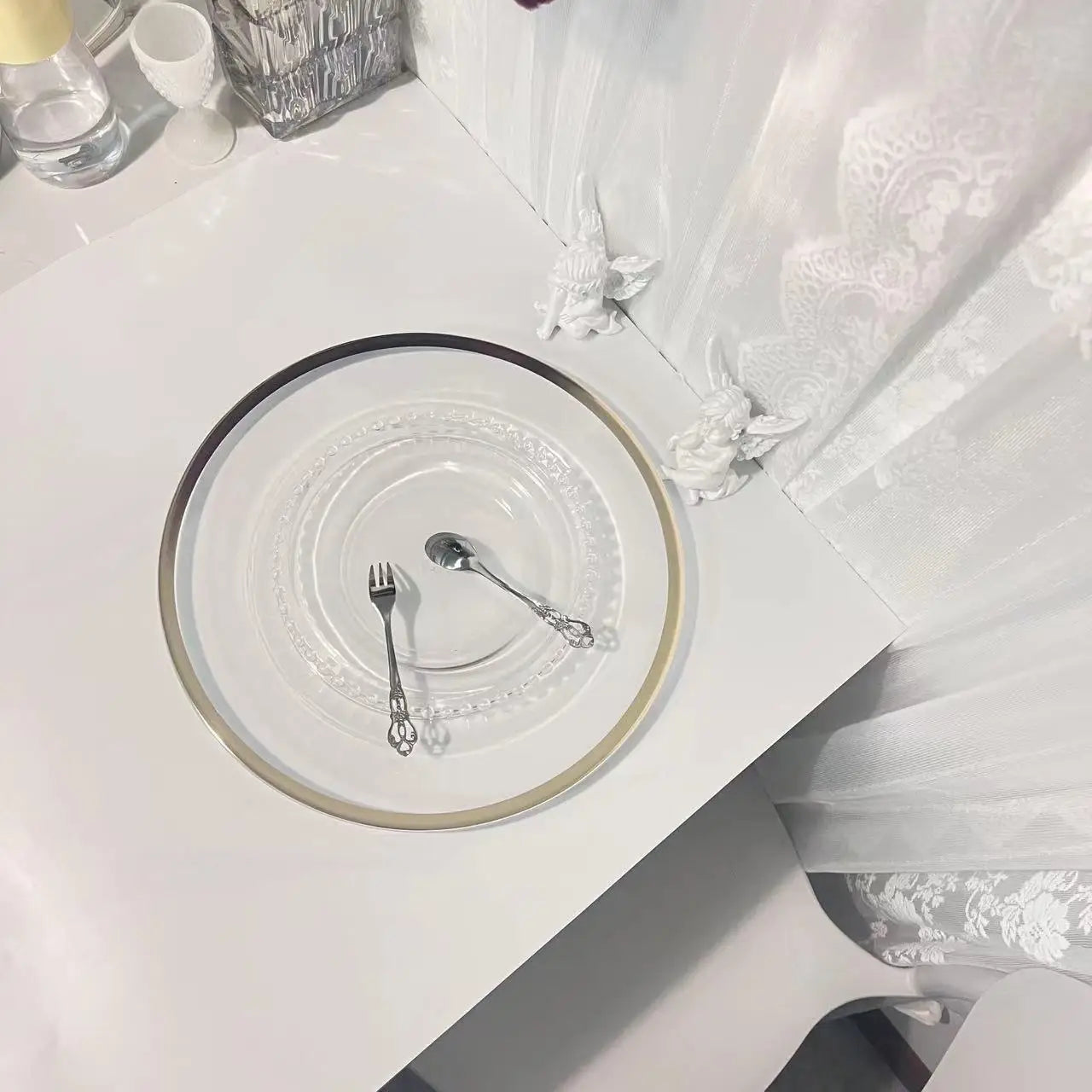 4PCS Plastic Charger Plates 13 Inch Round Dinner Chargers with Gold Rim for Dinner Plates Clear Service Plates for Birthday