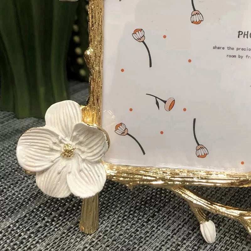 Nordic Style Metal Photo Frame Flower Decor Golden Metal Frame For Pictures Holder Photocards Room Decoration Valentine's Gift
