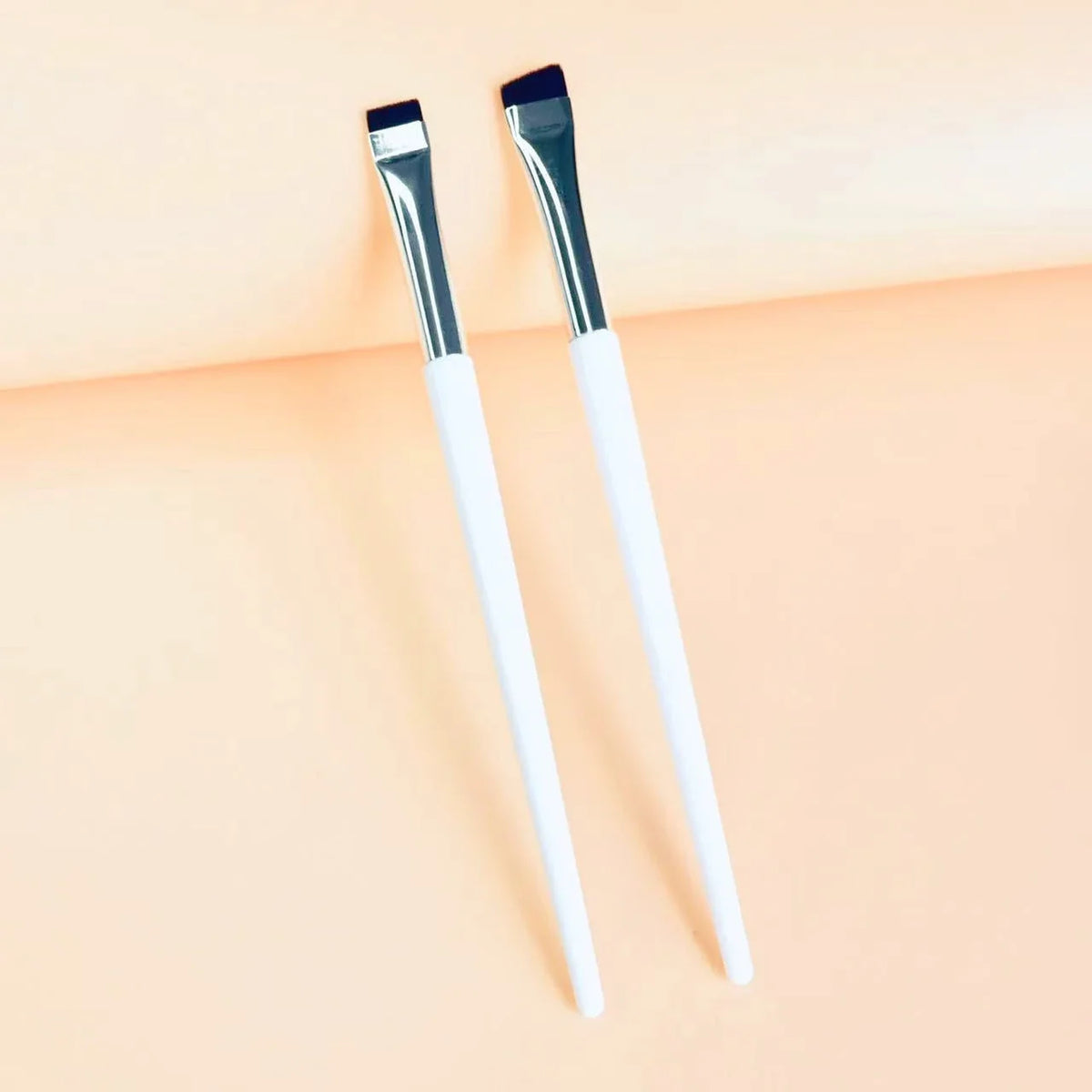 LOYBJ Thin Eyebrow Eyeliner Brush Super Fine Angled Brow Contour Brush Portable Women Eyebrow Liner Cream Cosmetic Makeup Tools